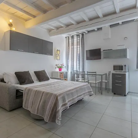 Guesthost - Center Bi-level Beauty Φεράρα