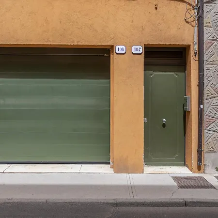 Guesthost - Center Bi-level Beauty Φεράρα