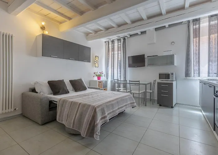 Guesthost - Center Bi-level Beauty Φεράρα